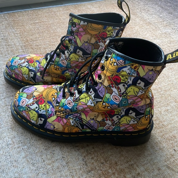 Excellent like new condition Doc Martens Adventure Time boots sz 8 men 9 ladies - Picture 2 of 9
